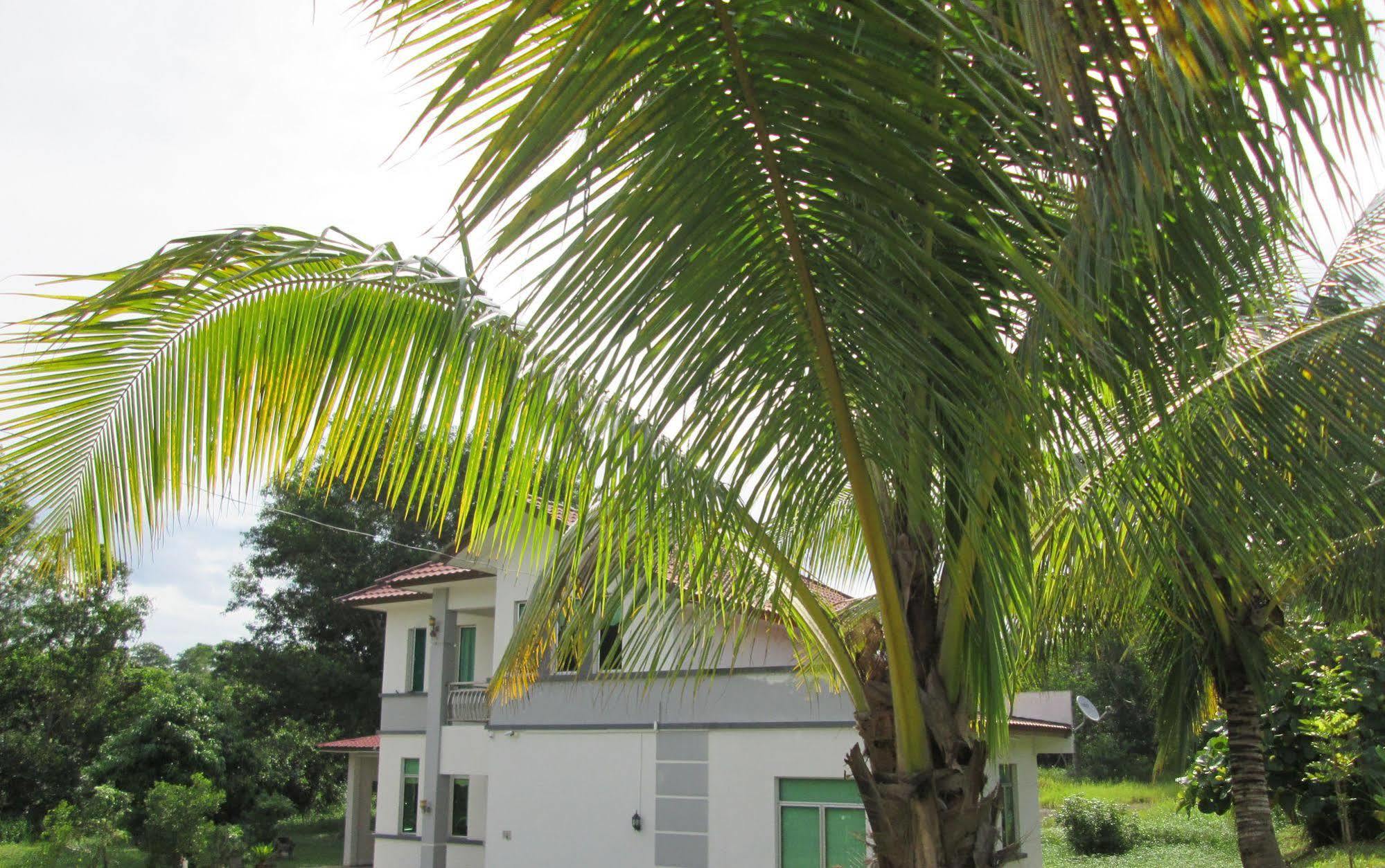 Villa Dadap 斯里巴加湾市 外观 照片